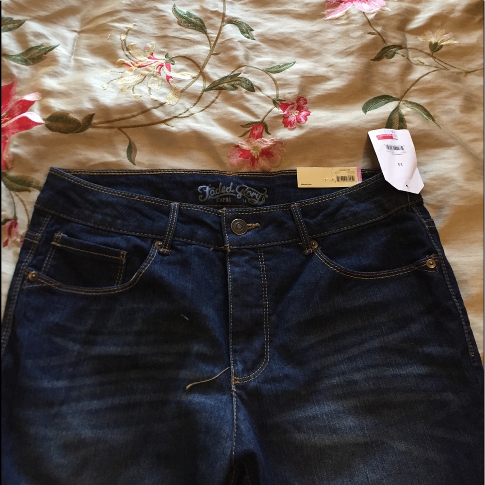 Belted Capri